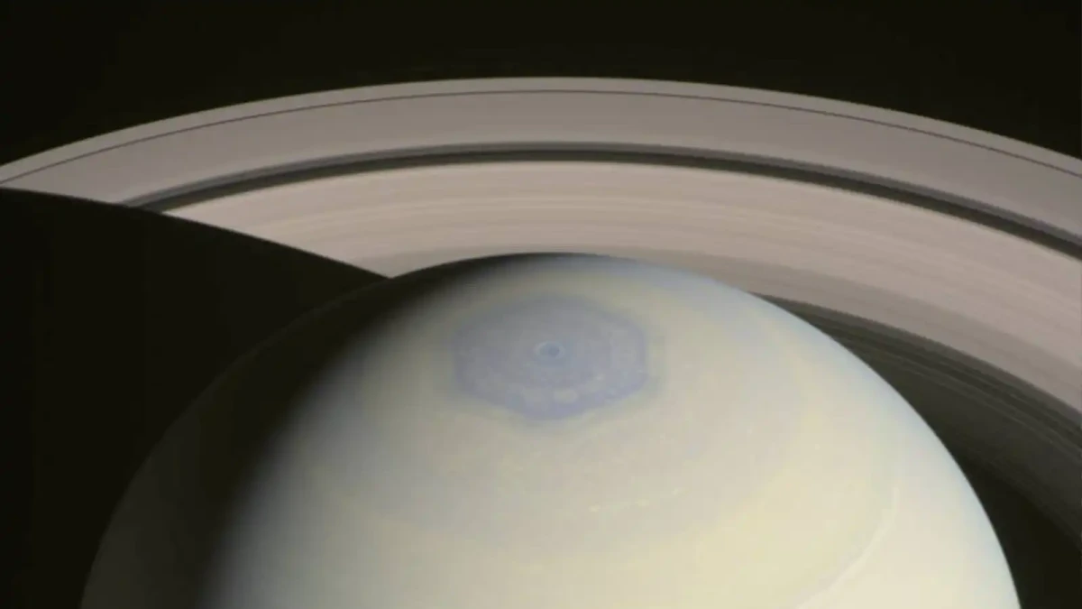 Na Saturnu zuří bouře ve tvaru šestiúhelníku