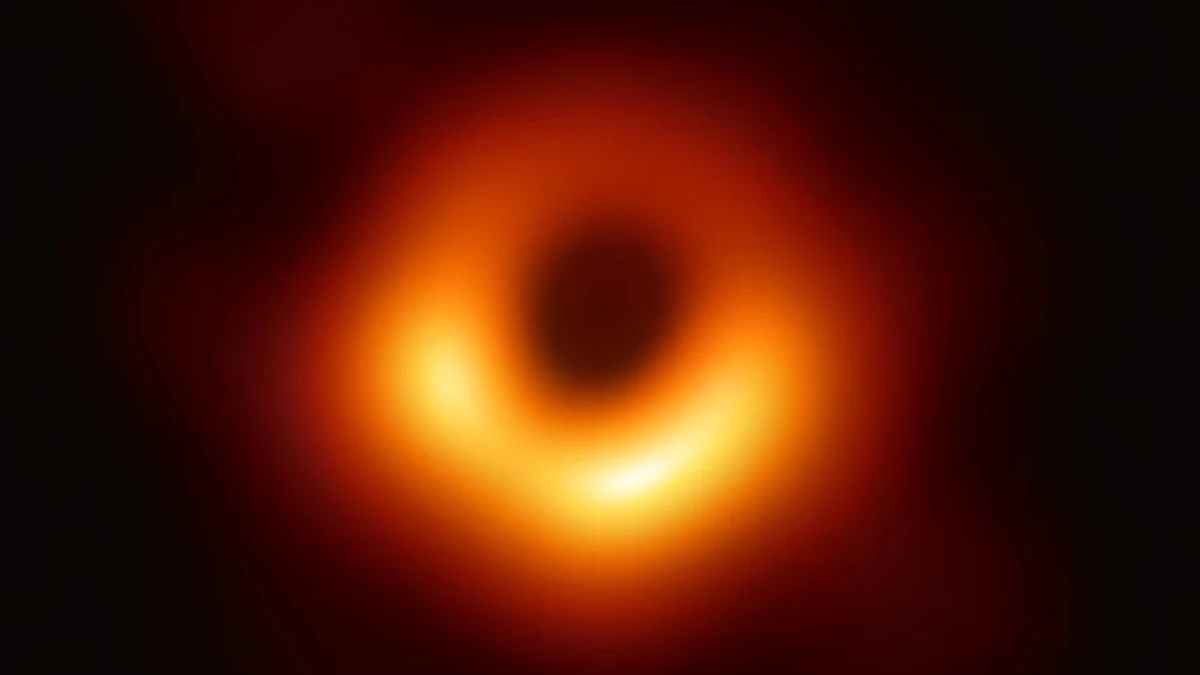 Píše se historie - lidé vyfotili černou díru